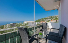  Two-Bedroom Apartment with Sea View in Makarska  Макарска 